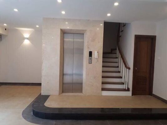 Cách bố trí thang máy cho nhà ống